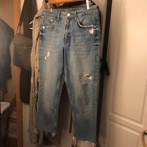 &Denim ~ Girlfriend Fit Distressed Jeans